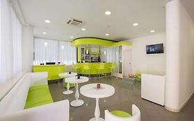 Hotel Scarlet